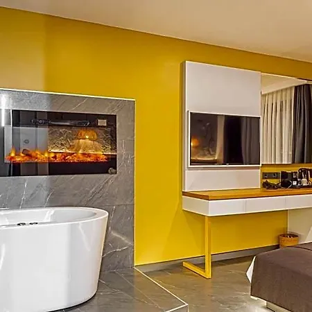 Surga Alacati Otel *