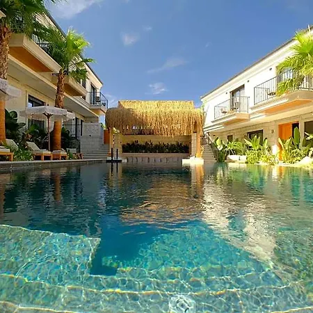 Surga Alacati Otel